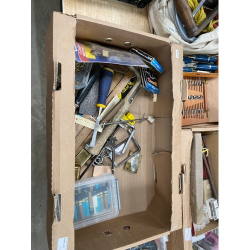 519 - Good selection of workshop tools and accessories including cased Ryobi DC500 detail carver with leaf... 