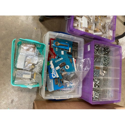 532 - Collection of brass wood screws and steel screws (various sizes), pan heads, socket screws, nuts, br... 