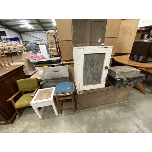 129 - Assorted vintage trunks and boxes including Watson's Matchless Cleanser (in various sizes), a metal ... 