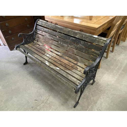 150 - Metal/wooden garden bench 127W