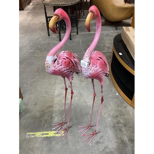 161 - Pair of metal garden flamingos 100H