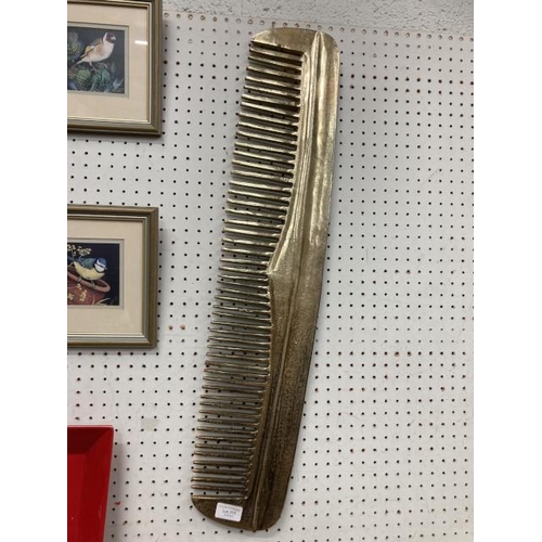 315 - Oversized wall mounted metal comb 79x16cm