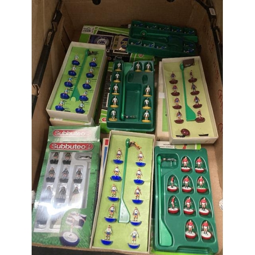 346 - Box of 7 boxed Subbuteo OO scale team players inc. Manchester United, Barcelona (one missing), Leeds... 