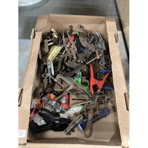 390 - Box of various sized G clamps & stall clips