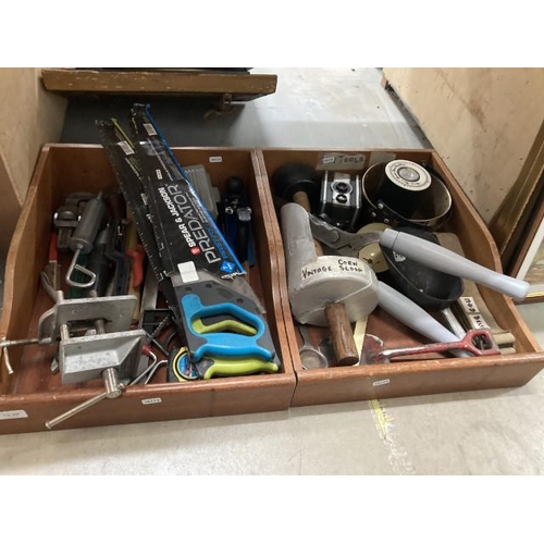 409 - Collection of tools inc. grease gun, Record 18 pipe wrench, 2 Spear & Jackson handsaws, corn scoop, ... 