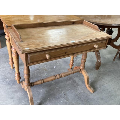 415 - Good quality pine writing table 79H 92W 46D