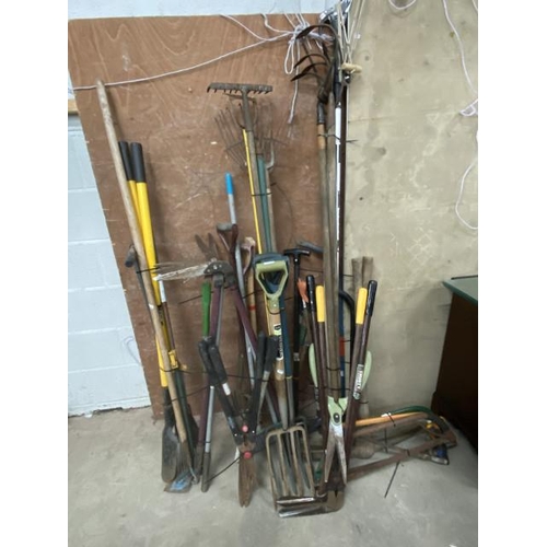 8 - Assorted gardening tools etc