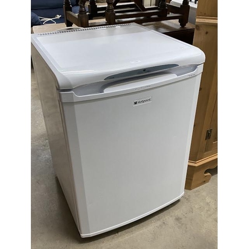 96 - Hotpoint Future under counter fridge 60W