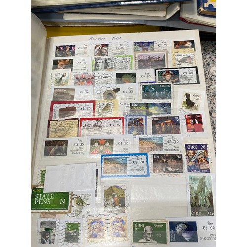 366 - 20 stamp albums including New Zealand, Seychelles, Canada, European Union etc