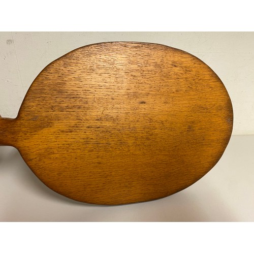 237 - Robert 'Mouseman' Thompson (1876-1955) oak cheeseboard with carved mouse to handle 40 x 21cm