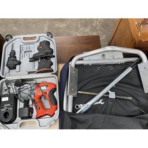 122 - Black & Decker KC200F 12V Quattro multi tool ( as found) and Milenco motor home levellers