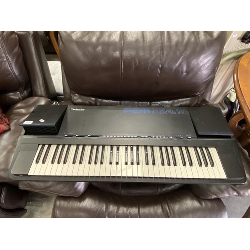 146 - TECHNICS PCM Digital Piano SX-PV10 with power lead