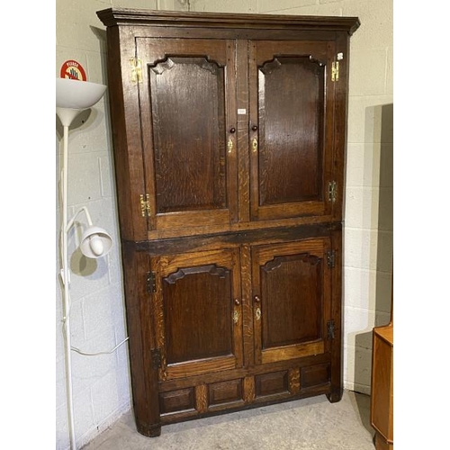 210 - 18th century oak corner cupboard with 4 doors and 2 keys (shelves to the interior) 204H 124W 56D