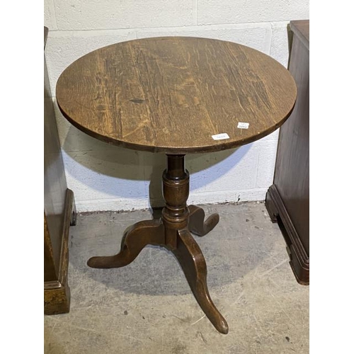 214 - George lll oak tripod table 72H 66cm diameter