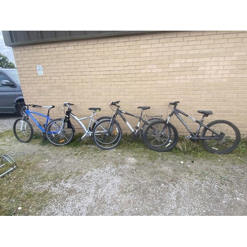 237 - Freefall Muddy Fox, Outlook Diamond back, Saracen Instinct & B Twin mountain bikes (all as found)