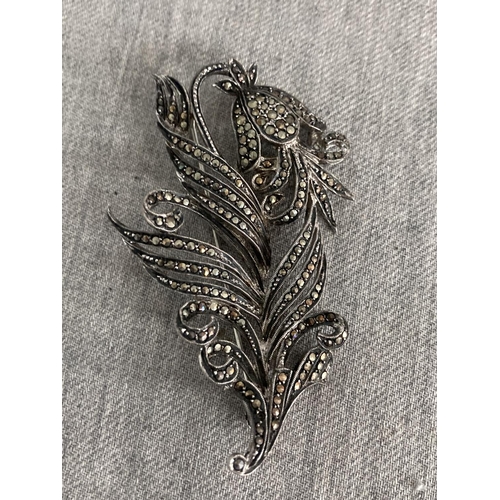 330 - 1920/30's silver marcasite flower brooch