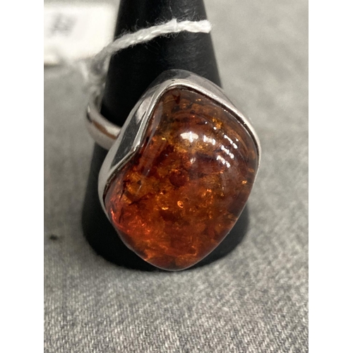 344 - Silver amber Cabochon ring (size R)