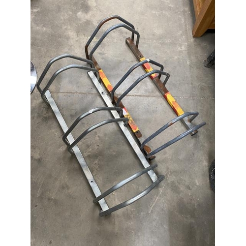 44 - 2x metal 3 bike, bike racks