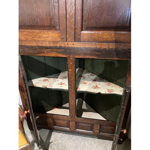 210 - 18th century oak corner cupboard with 4 doors and 2 keys (shelves to the interior) 204H 124W 56D