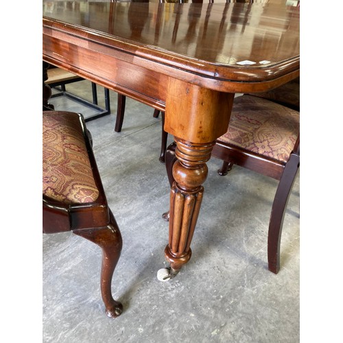 145 - Victorian mahogany wind out dining table with 3 leaves 77H 112-235W 105D and 8 Queen Anne style maho... 