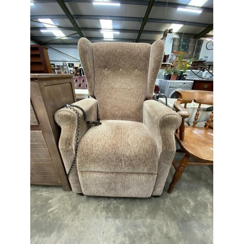 103 - Celebrity electric rise and recline armchair 69W