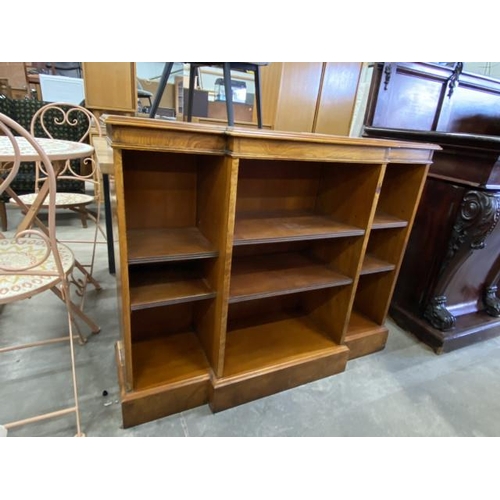 162 - Burr walnut breakfront bookcase 90H 113W 33D