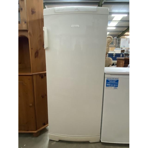 20 - Electrolux upright fridge 140H 60W 57D