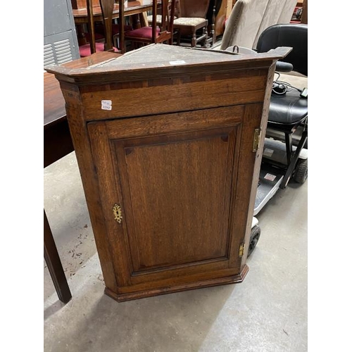 31 - Victorian oak corner cupboard 94H 66W 39D