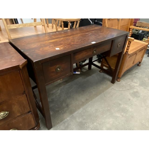 40 - Laura Ashley 'Balmoral' chestnut desk 78H 120W 57D