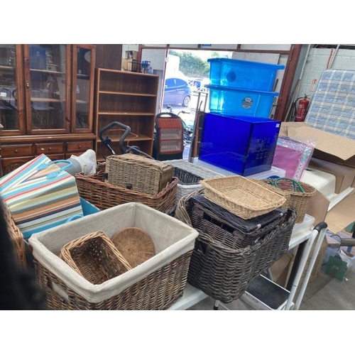 475 - Collection of wicker and seagrass containers including vintage shopping basket, cutlery tray, picnic... 