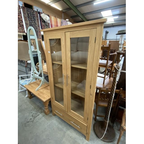 201 - Good quality oak corner display cabinet 180H 100W 51D