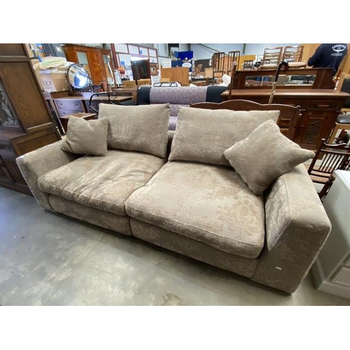 25 - Barker & Stonehouse settee 210W