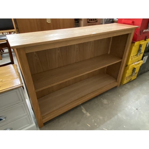 28 - Good quality oak bookcase 92H 137W 36D