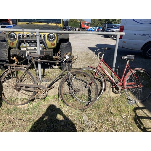 421 - Vintage Triumph bicycle and one other