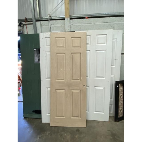 44 - 4 painted internal doors (1983H 765W 35D, 1983H 762W 35D, 1983H 763W 35D & 1978H 758W 35D in mm) and... 