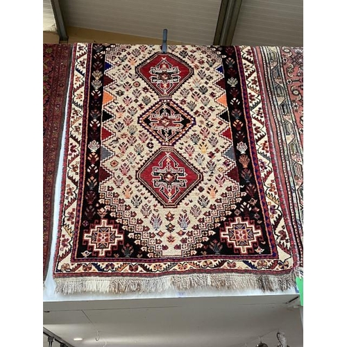 106 - Traditional Abadeh carpet 180 x 110cm