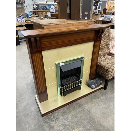 179 - Suncrest S200S electric fire and surround 110H 118W 38D