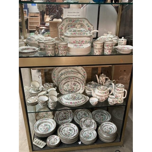 427 - 148 pieces of 'Indian Tree' patterned tableware's, makes include Coalport, Mintons, Aynsley, Bridgwo... 