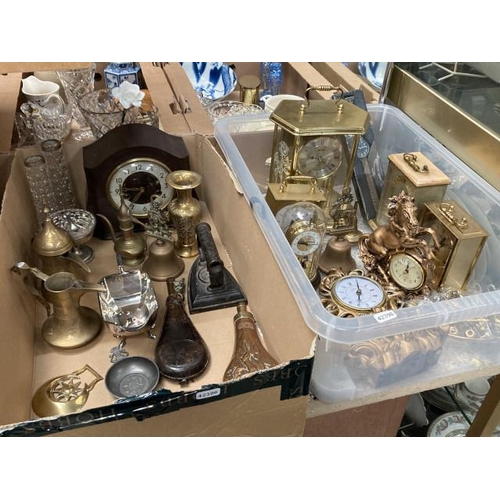 432 - 2 boxes of brassware, Smiths Enfield Bakelite mantel clock, table bell, two 18th/19th century gun po... 