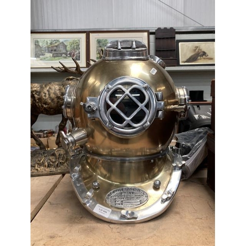 444 - Reproduction U.S Navy divers helmet