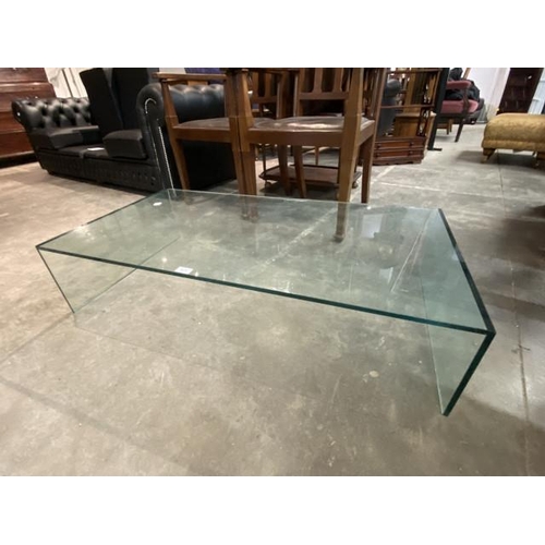 79 - Contemporary tempered glass coffee table 26H 114W 60D