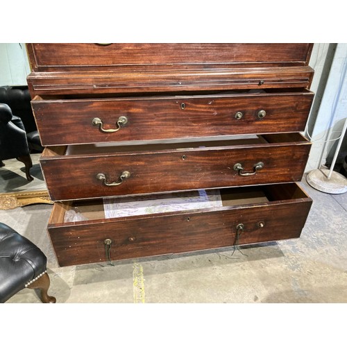 134 - Georgian mahogany chest on chest (4 handles missing) 187H 118W 57D