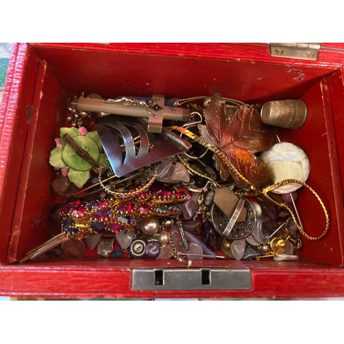 342 - Victorian jewellery box containing jewellery & collectables inc. charms, silver, paste, costume etc.