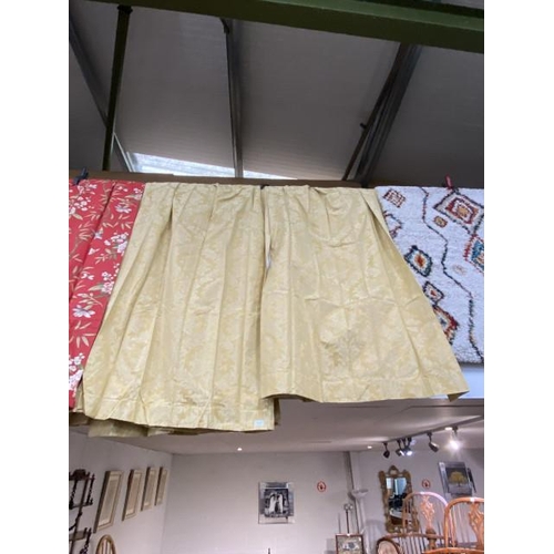 147 - 2 pairs of lined yellow Damask curtains 240cm drop x 270cm wide & 232cm drop x 271cm wide