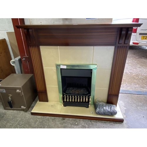 162 - Suncrest S200S electric fire and surround 110H 118W 38D