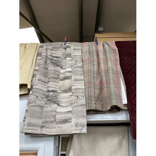 189 - Pair of lined checked curtains 90cm wide x 206cm drop, a pair of grey lined contemporary curtains 12... 