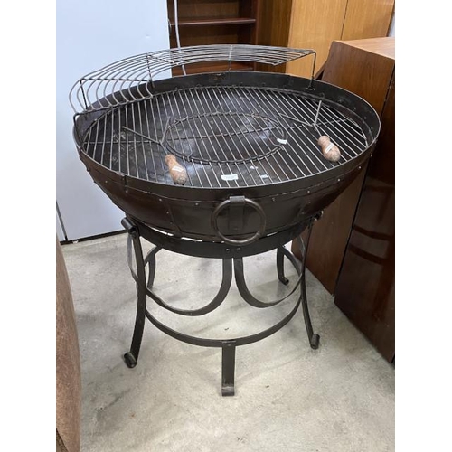 197 - Kadai steel fire pit/BBQ 80H 80cm diameter