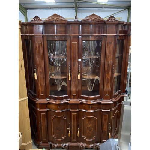 221 - Italian mahogany serpentine display cabinet with 5 keys 210H 175W 45D