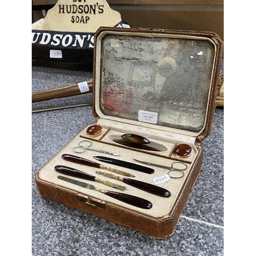 287 - Vintage ladies cased manicure set (Age related wear & tear to case)