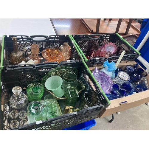 477 - 4 good containers of coloured art glass including White Crystal Italian pedestal dish, Chribska Jose... 